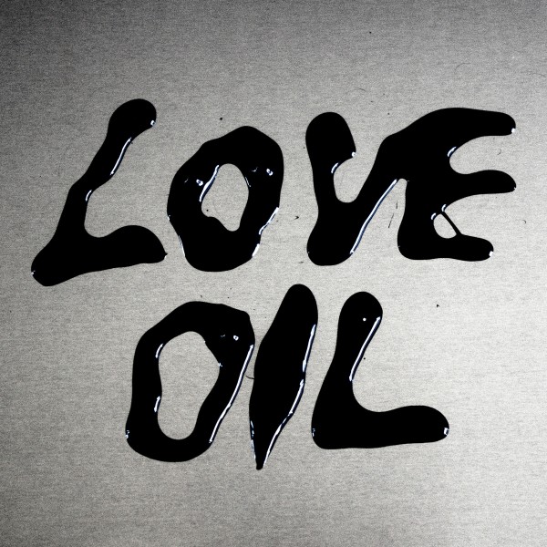 LOVE OIL c/w あの子の心臓に